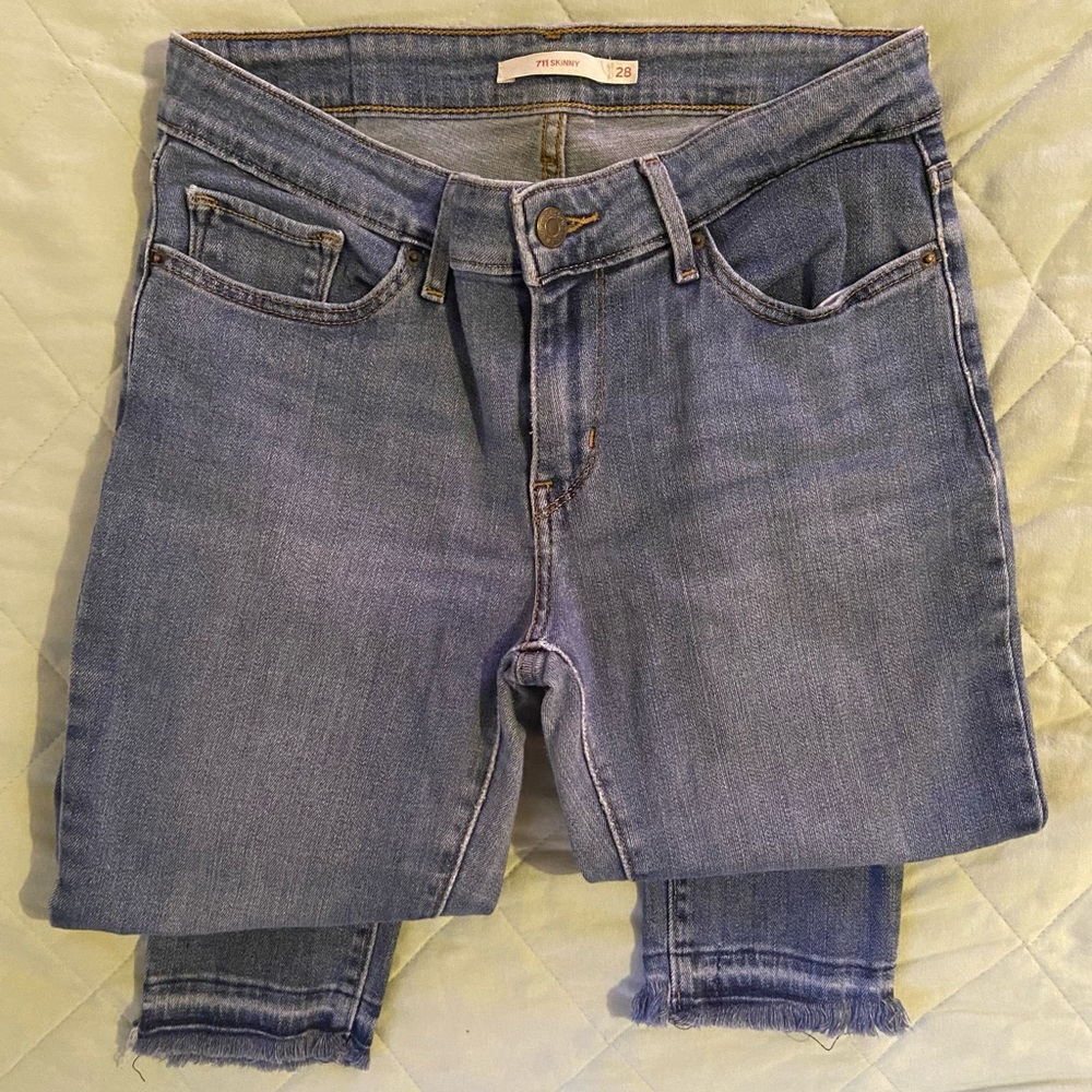 711 Skinny Levi Jeans